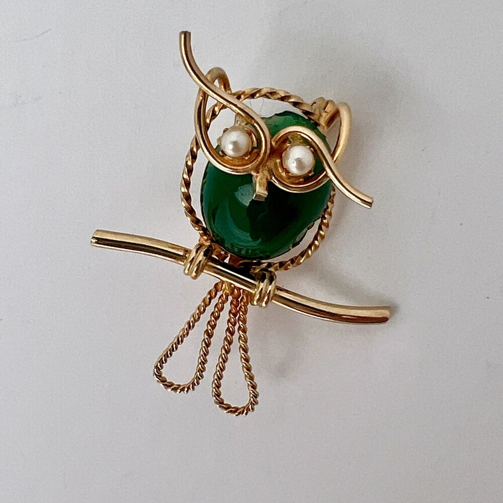 Vintage MCM Turin Inc 12KT Gold Filled Green Cabochon Jelly Belly Owl Brooch